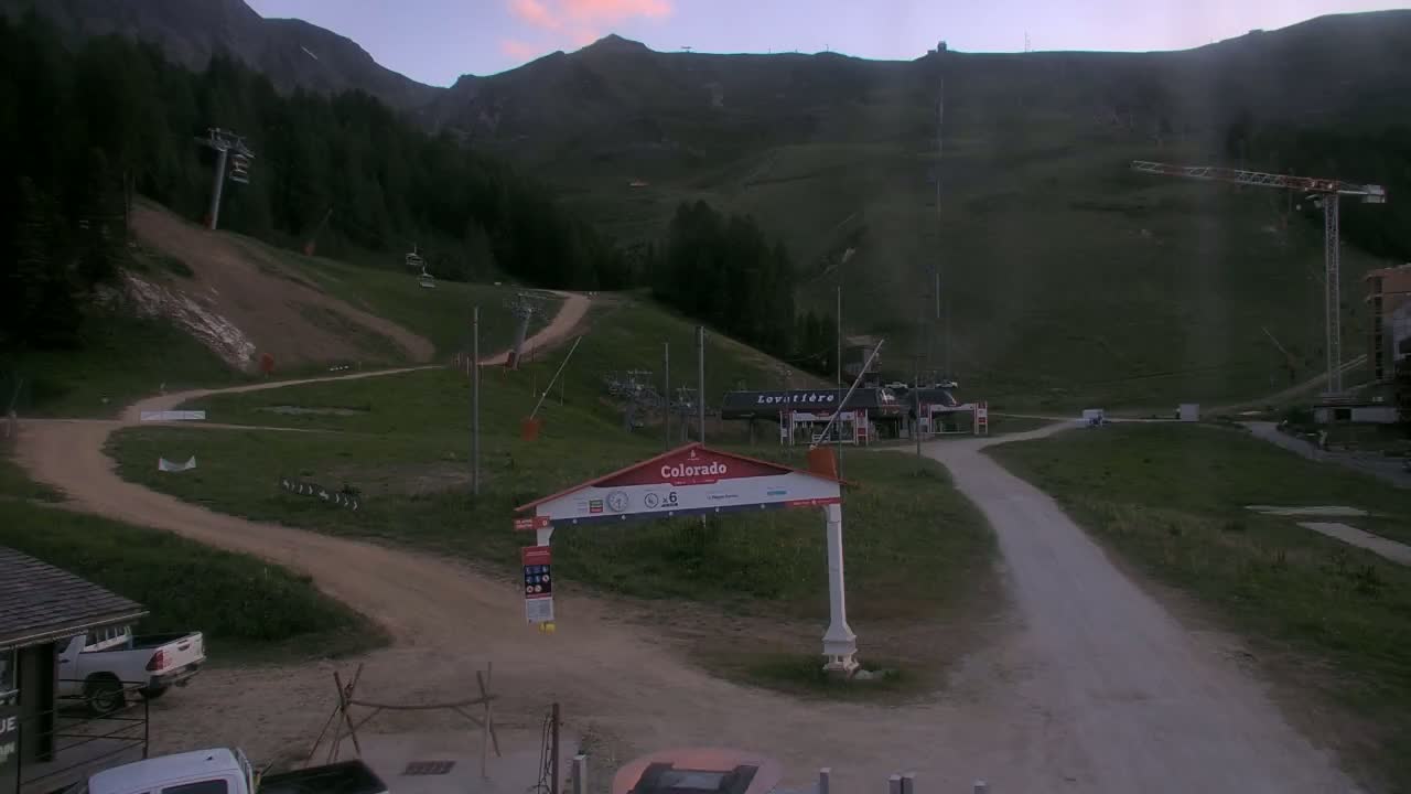 La Plagne Tarentaise, La Plagne Ski Village & Ski Slopes Live Cam - Bourg-Saint-Maurice, Savoie, 	Auvergne-Rhône-Alpes, France