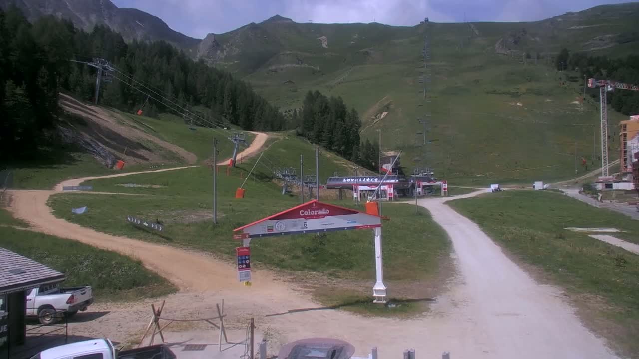 La Plagne Tarentaise, La Plagne Ski Village & Ski Slopes Live Cam - Bourg-Saint-Maurice, Savoie, 	Auvergne-Rhône-Alpes, France