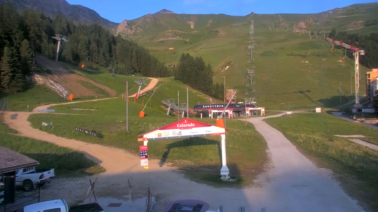 La Plagne Tarentaise, La Plagne Ski Village & Ski Slopes Live Cam - Bourg-Saint-Maurice, Savoie, 	Auvergne-Rhône-Alpes, France
