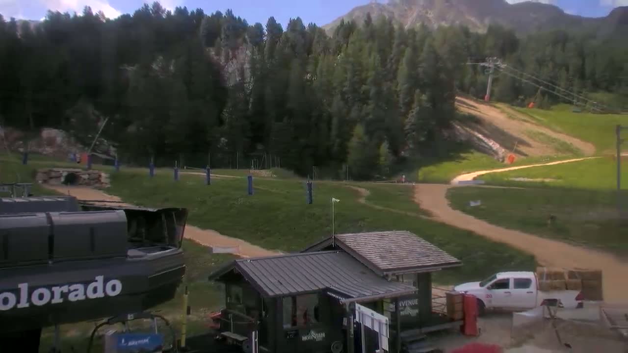 La Plagne Tarentaise, La Plagne Ski Village & Ski Slopes Live Cam - Bourg-Saint-Maurice, Savoie, 	Auvergne-Rhône-Alpes, France