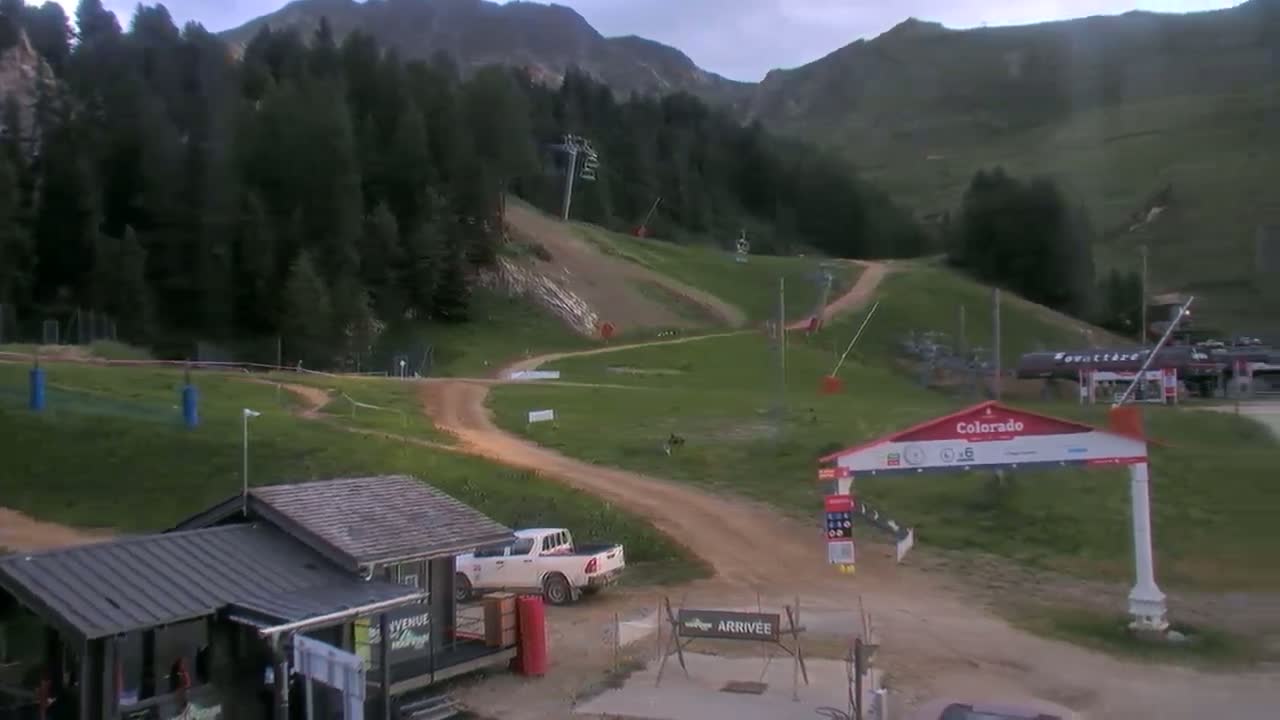 La Plagne Tarentaise, La Plagne Ski Village & Ski Slopes Live Cam - Bourg-Saint-Maurice, Savoie, 	Auvergne-Rhône-Alpes, France