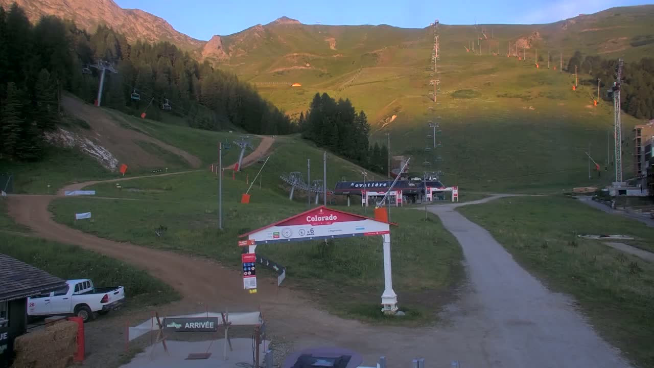 La Plagne Tarentaise, La Plagne Ski Village & Ski Slopes Live Cam - Bourg-Saint-Maurice, Savoie, 	Auvergne-Rhône-Alpes, France