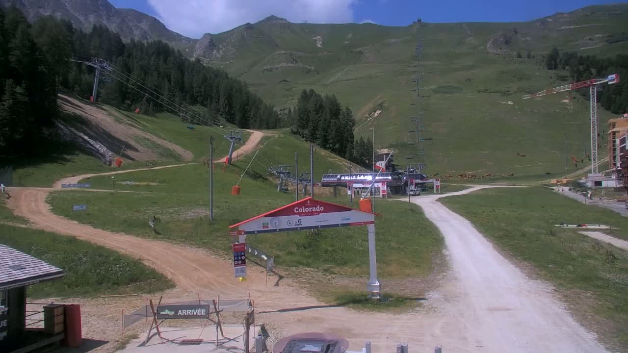 La Plagne Tarentaise, La Plagne Ski Village & Ski Slopes Live Cam - Bourg-Saint-Maurice, Savoie, 	Auvergne-Rhône-Alpes, France