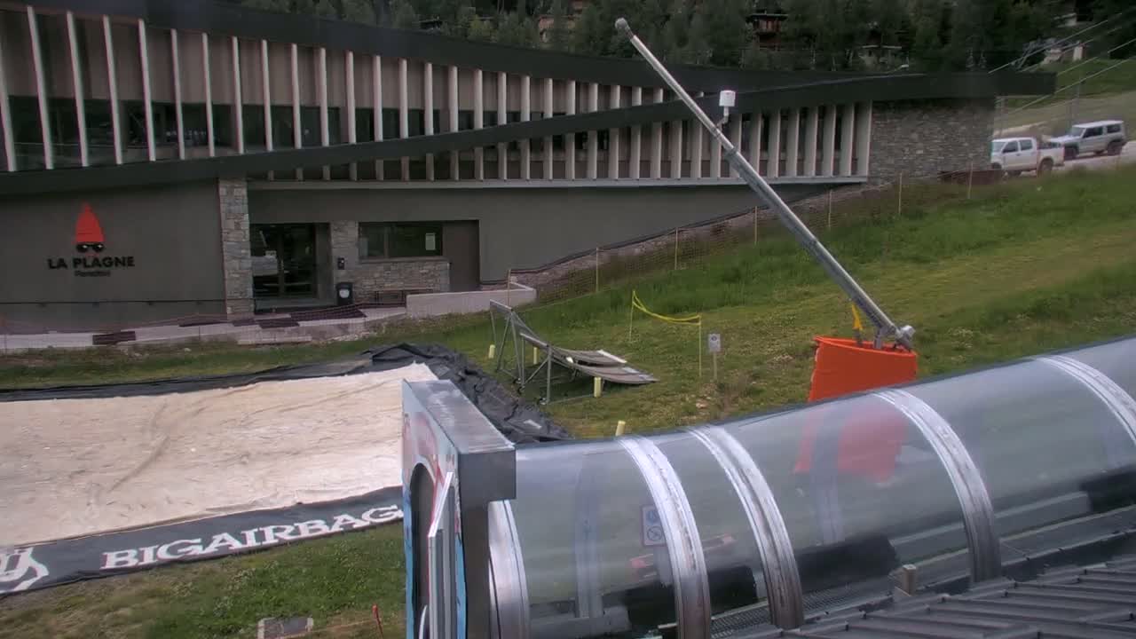 La Plagne Tarentaise, La Plagne Ski Village & Ski Slopes Live Cam - Bourg-Saint-Maurice, Savoie, 	Auvergne-Rhône-Alpes, France