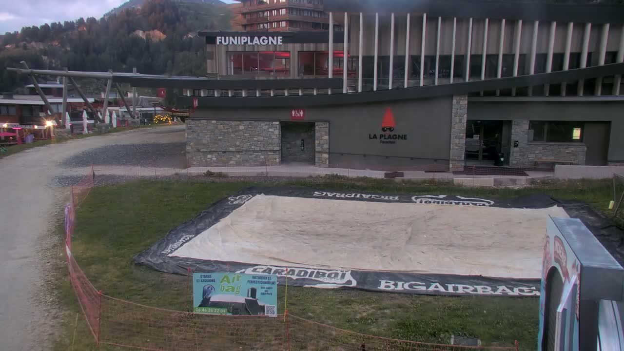 La Plagne Tarentaise, La Plagne Ski Village & Ski Slopes Live Cam - Bourg-Saint-Maurice, Savoie, 	Auvergne-Rhône-Alpes, France