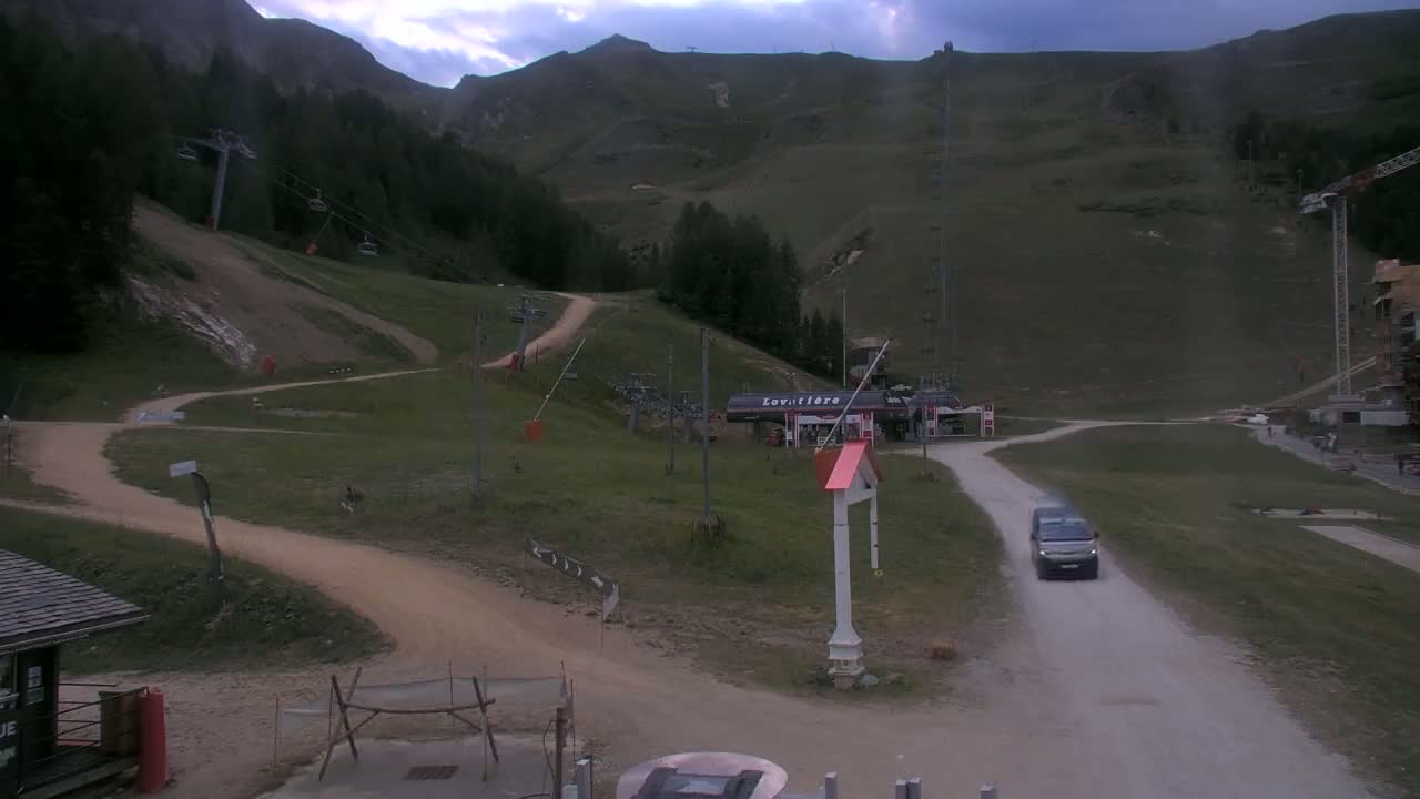 La Plagne Tarentaise, La Plagne Ski Village & Ski Slopes Live Cam - Bourg-Saint-Maurice, Savoie, 	Auvergne-Rhône-Alpes, France