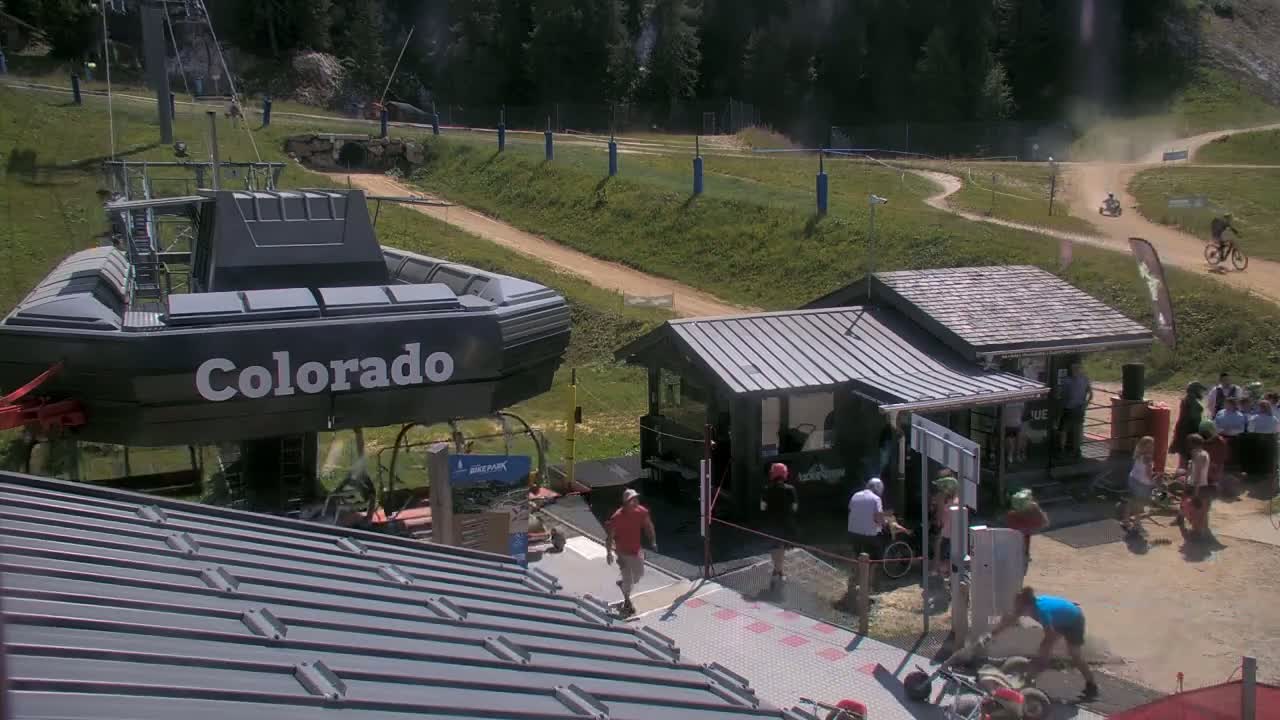 La Plagne Tarentaise, La Plagne Ski Village & Ski Slopes Live Cam - Bourg-Saint-Maurice, Savoie, 	Auvergne-Rhône-Alpes, France