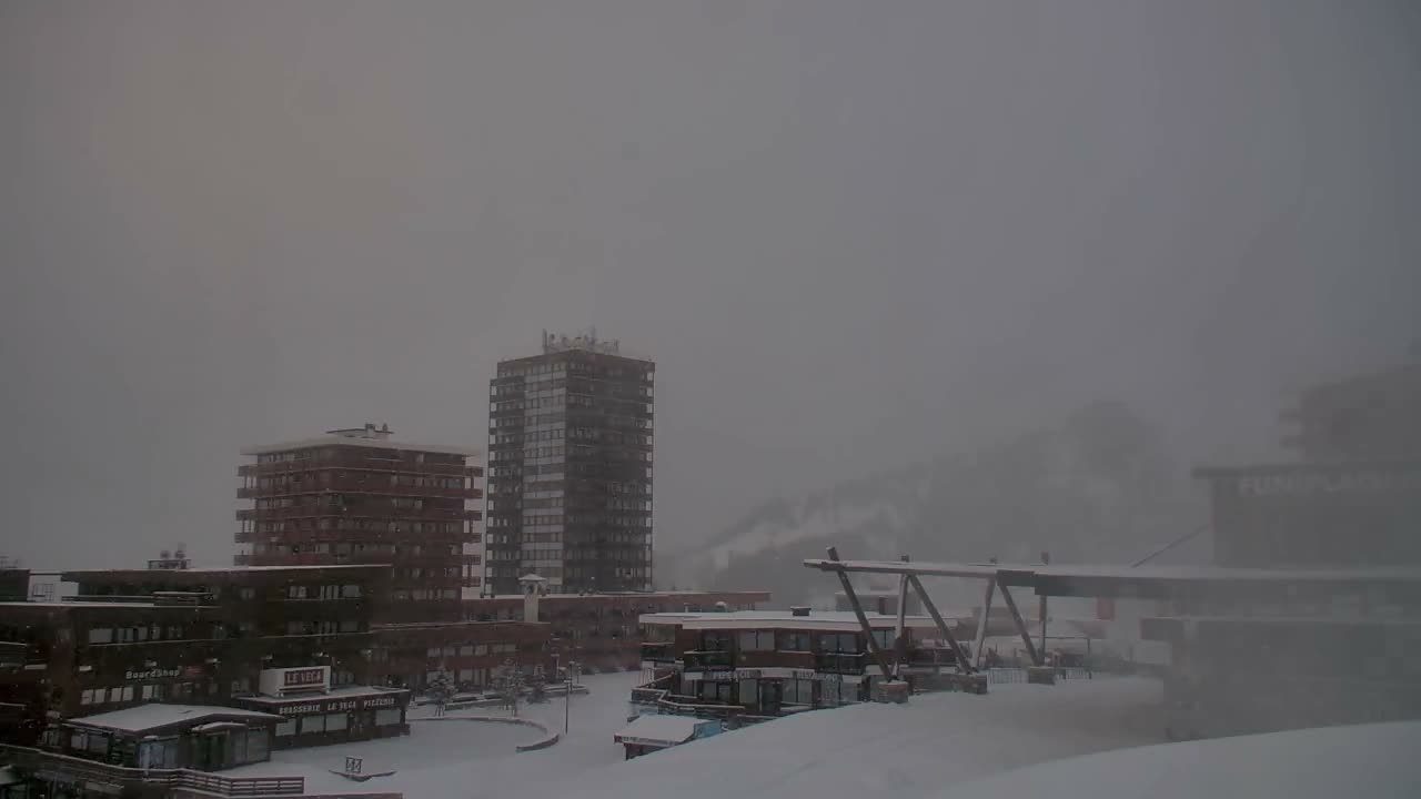 La Plagne Tarentaise, La Plagne Ski Village & Ski Slopes Live Cam - Bourg-Saint-Maurice, Savoie, 	Auvergne-Rhône-Alpes, France