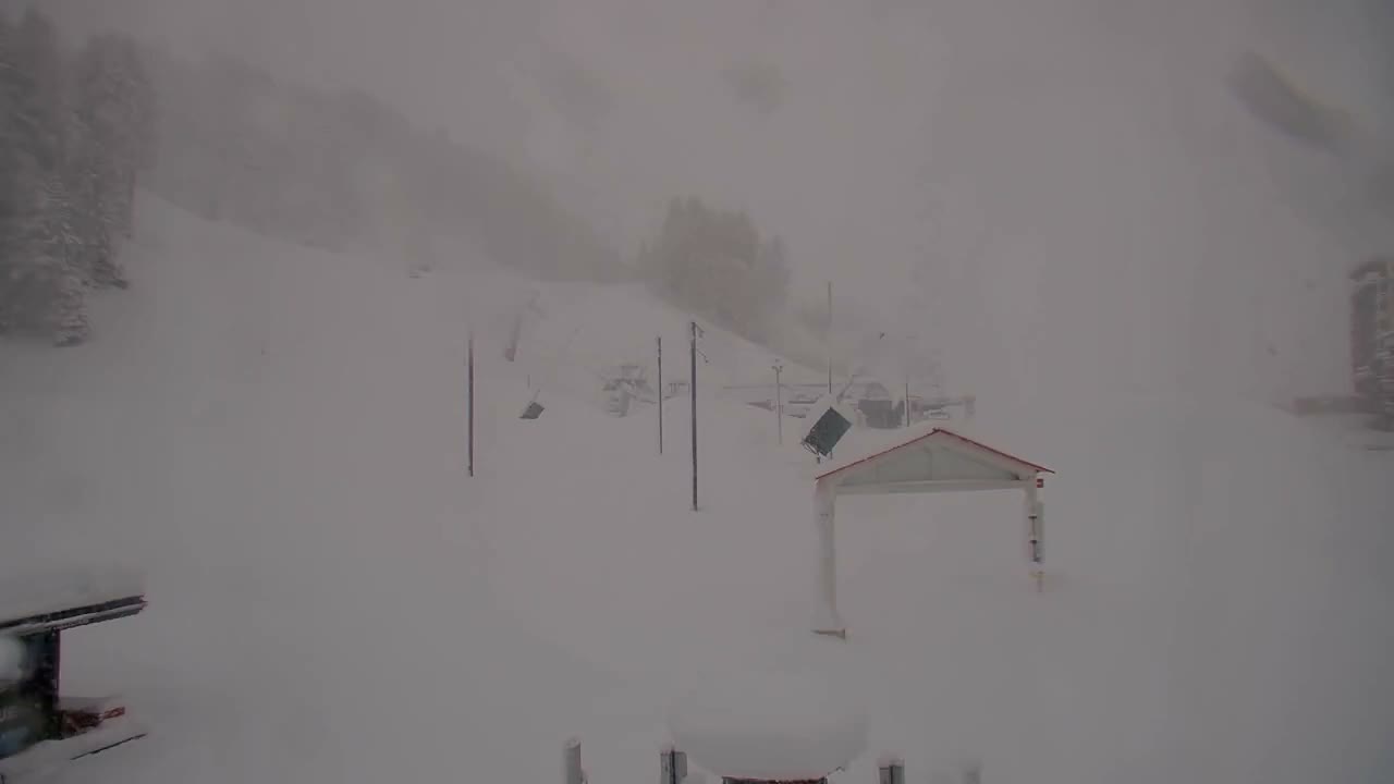 La Plagne Tarentaise, La Plagne Ski Village & Ski Slopes Live Cam - Bourg-Saint-Maurice, Savoie, 	Auvergne-Rhône-Alpes, France