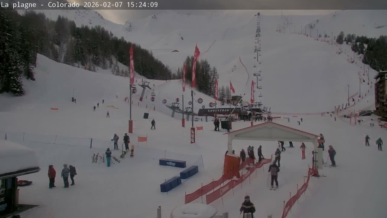 La Plagne Tarentaise, La Plagne Ski Village & Ski Slopes Live Cam - Bourg-Saint-Maurice, Savoie, 	Auvergne-Rhône-Alpes, France