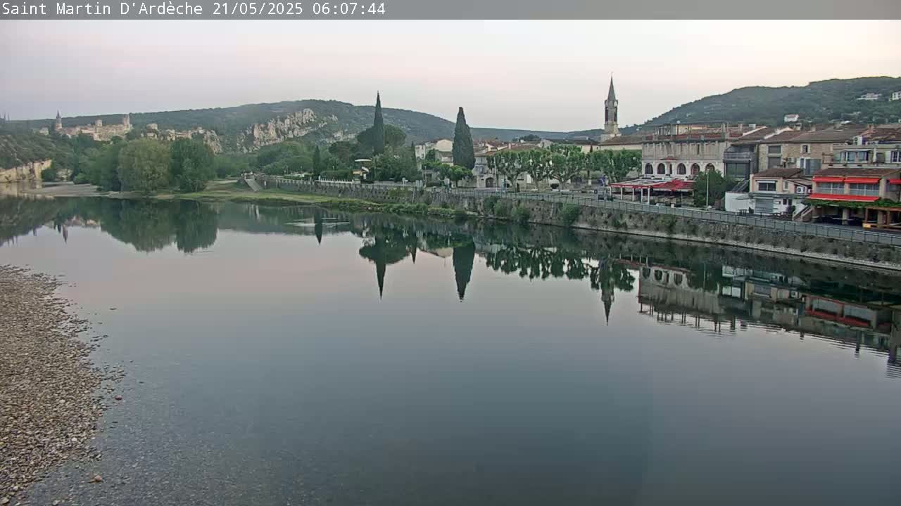 Saint Martin d'Ardèche Village & Ardeche River View Live Cam - Privas, Ardeche, Auvergne-Rhône-Alpes, France