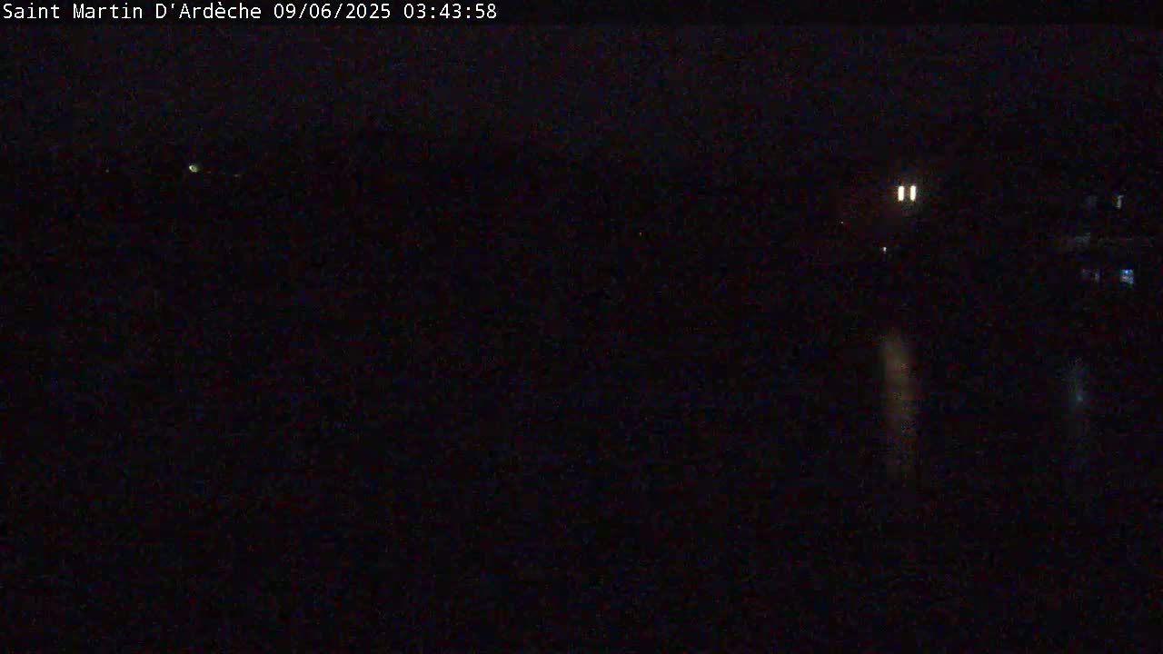 Saint Martin d'Ardèche Village & Ardeche River View Live Cam - Privas, Ardeche, Auvergne-Rhône-Alpes, France