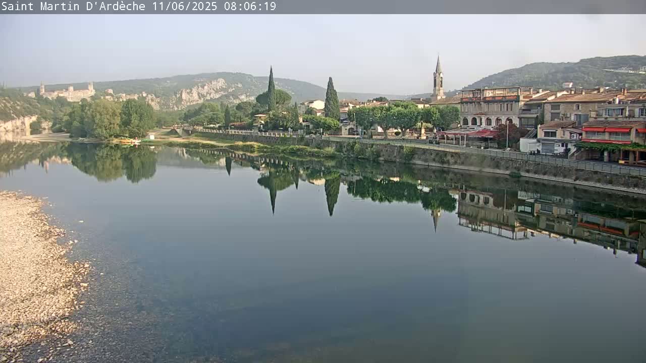 Saint Martin d'Ardèche Village & Ardeche River View Live Cam - Privas, Ardeche, Auvergne-Rhône-Alpes, France