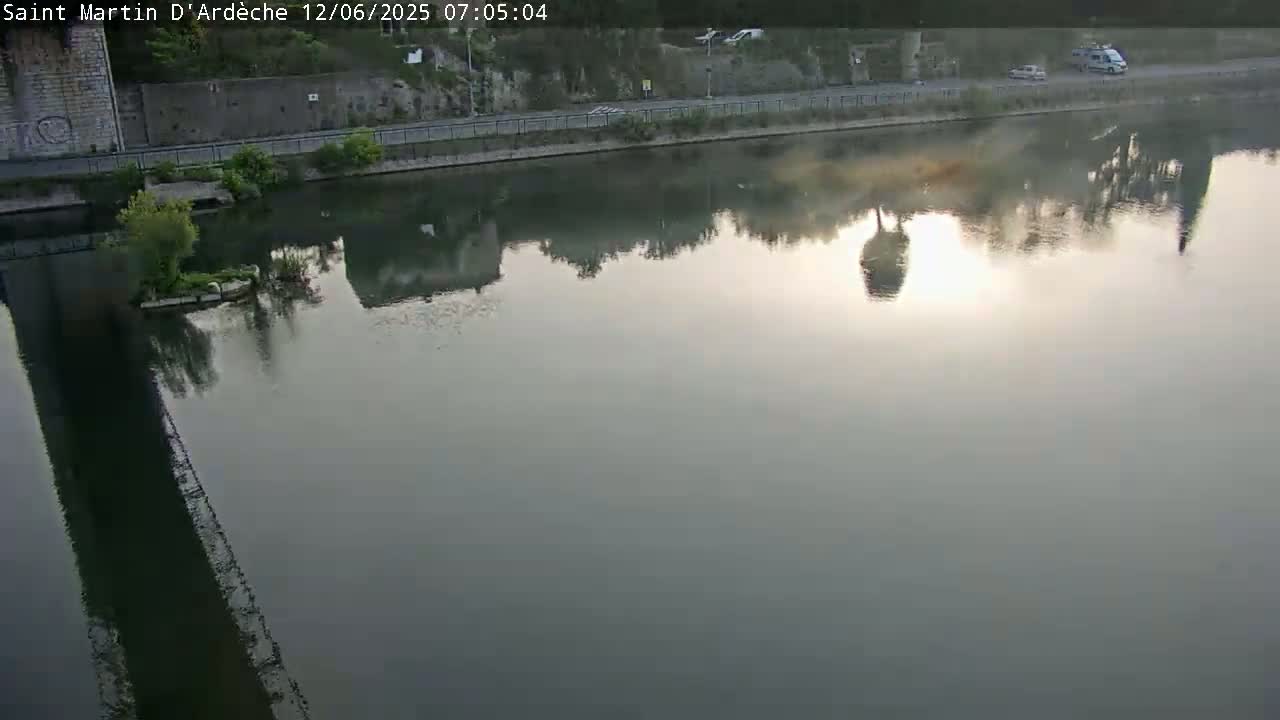 Saint Martin d'Ardèche Village & Ardeche River View Live Cam - Privas, Ardeche, Auvergne-Rhône-Alpes, France