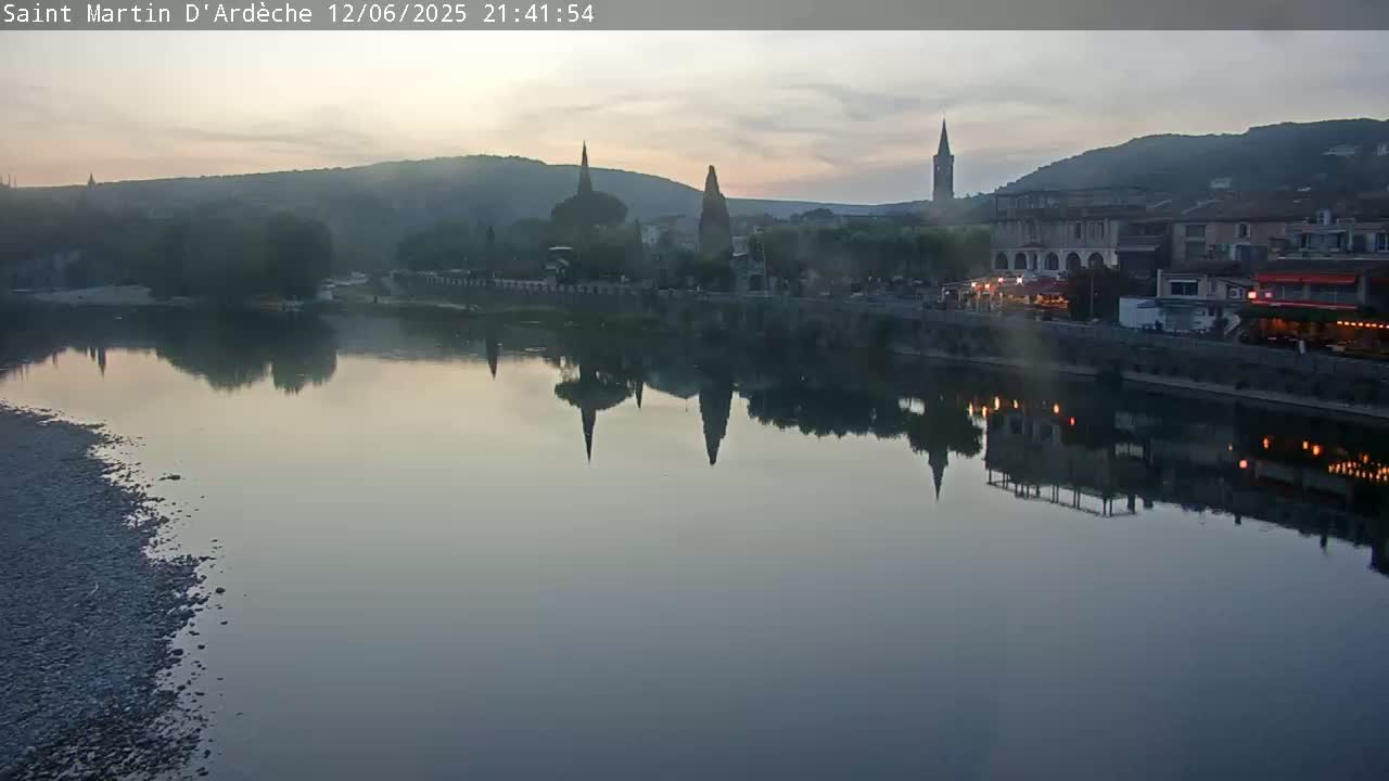 Saint Martin d'Ardèche Village & Ardeche River View Live Cam - Privas, Ardeche, Auvergne-Rhône-Alpes, France