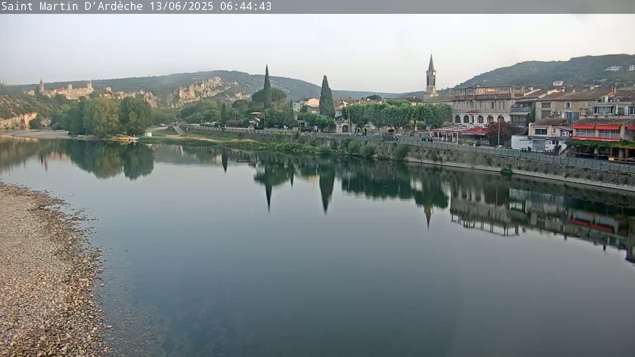 Saint Martin d'Ardèche Village & Ardeche River View Live Cam - Privas, Ardeche, Auvergne-Rhône-Alpes, France