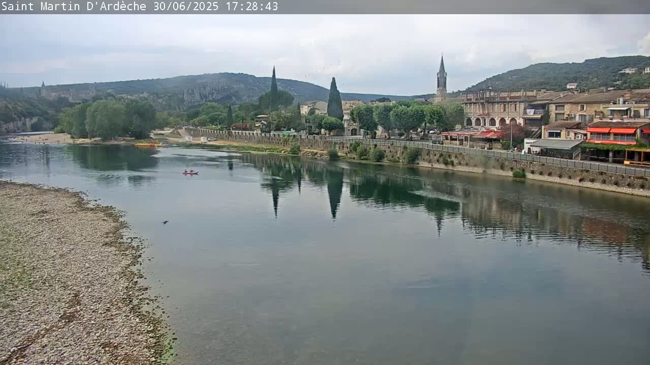 Saint Martin d'Ardèche Village & Ardeche River View Live Cam - Privas, Ardeche, Auvergne-Rhône-Alpes, France