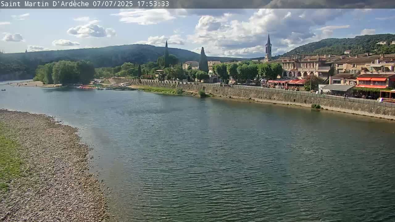 Saint Martin d'Ardèche Village & Ardeche River View Live Cam - Privas, Ardeche, Auvergne-Rhône-Alpes, France