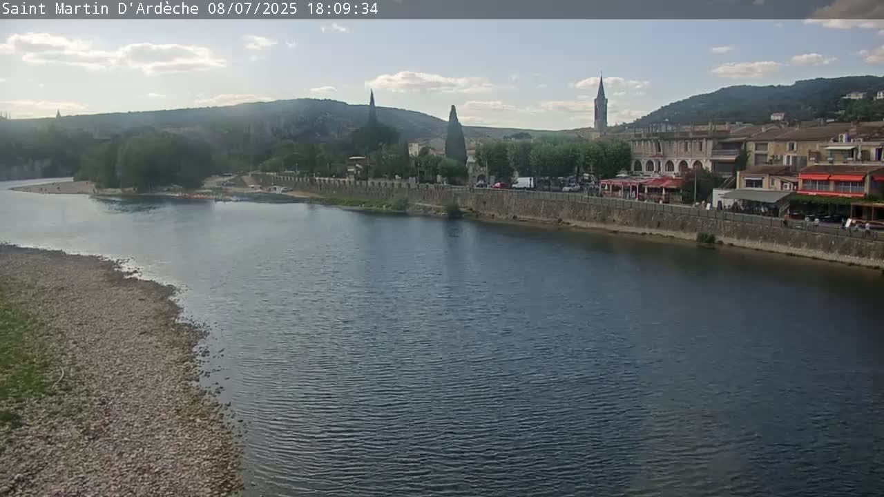 Saint Martin d'Ardèche Village & Ardeche River View Live Cam - Privas, Ardeche, Auvergne-Rhône-Alpes, France