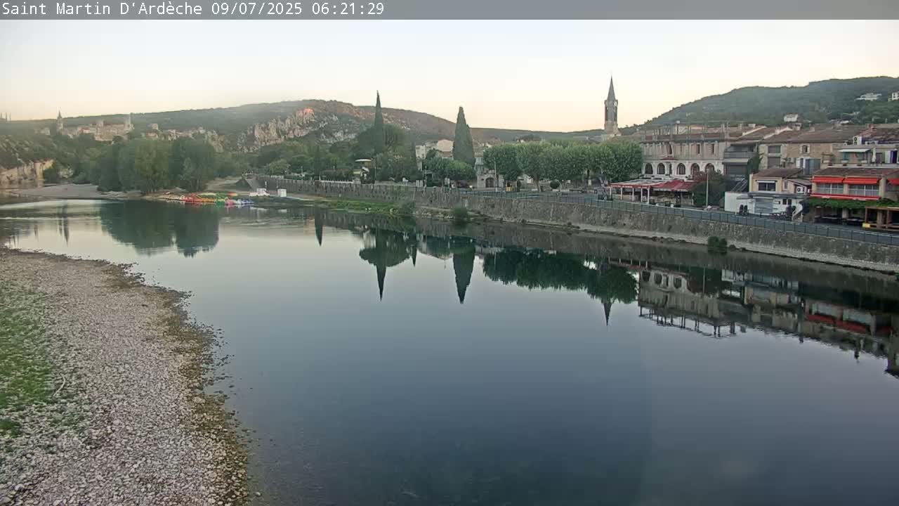 Saint Martin d'Ardèche Village & Ardeche River View Live Cam - Privas, Ardeche, Auvergne-Rhône-Alpes, France