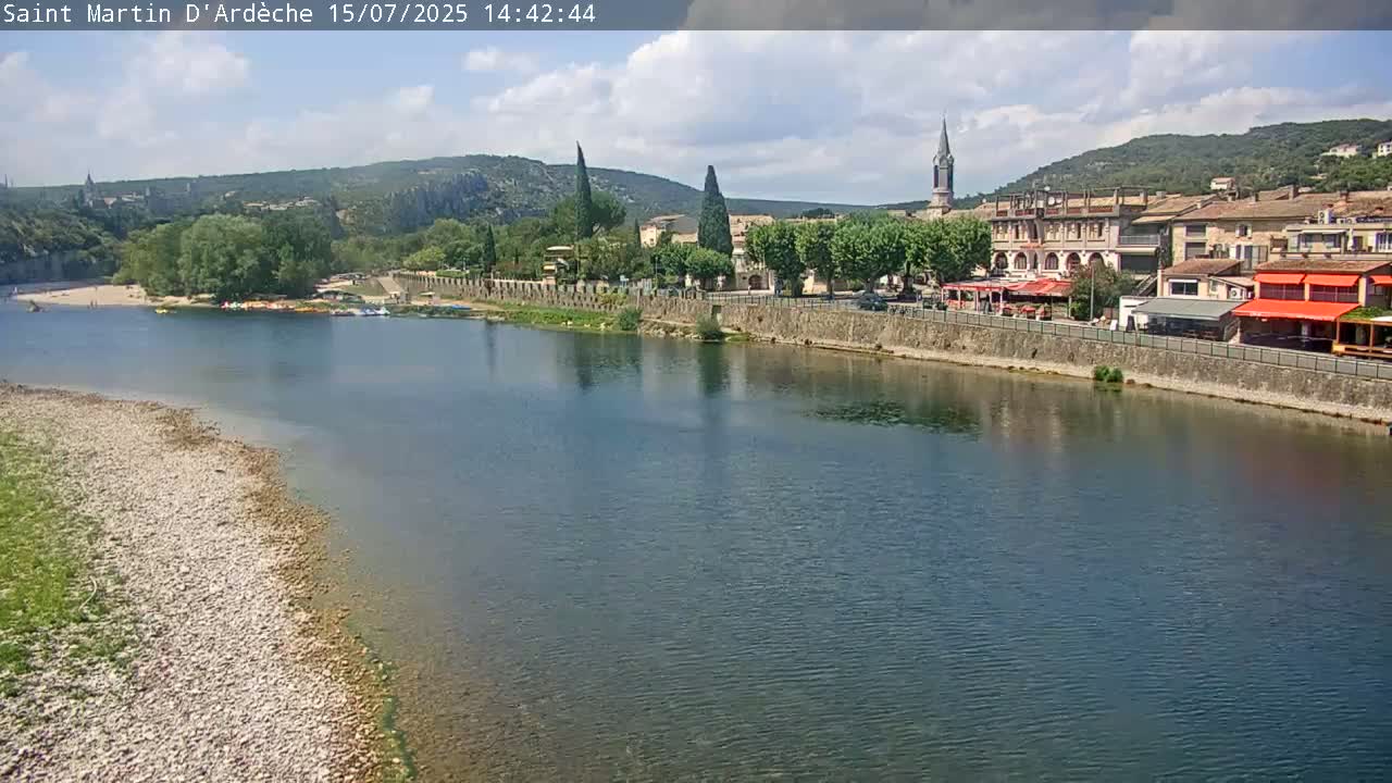 Saint Martin d'Ardèche Village & Ardeche River View Live Cam - Privas, Ardeche, Auvergne-Rhône-Alpes, France