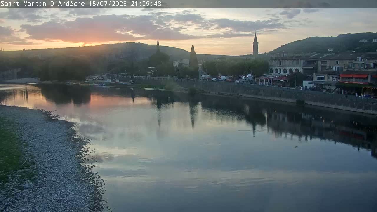 Saint Martin d'Ardèche Village & Ardeche River View Live Cam - Privas, Ardeche, Auvergne-Rhône-Alpes, France
