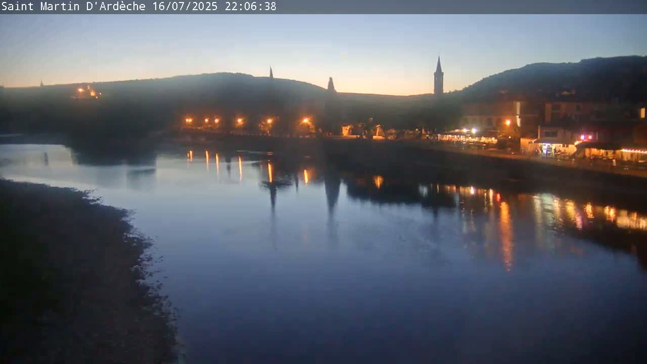 Saint Martin d'Ardèche Village & Ardeche River View Live Cam - Privas, Ardeche, Auvergne-Rhône-Alpes, France
