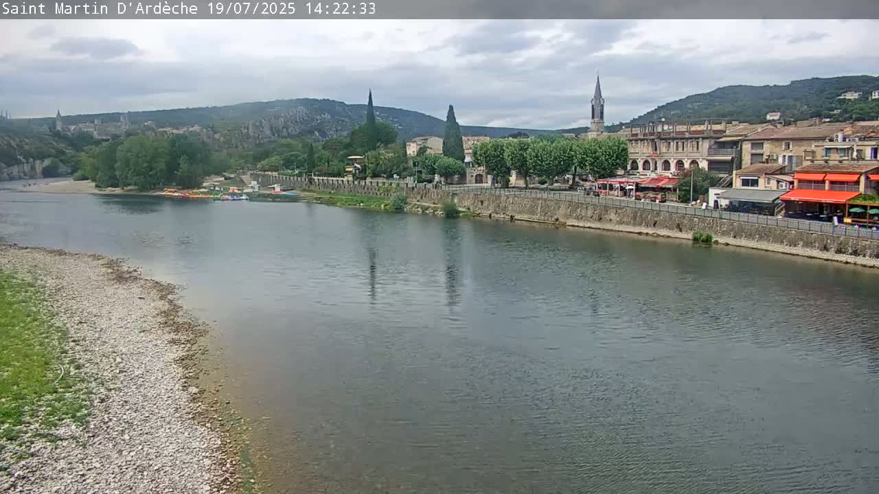 Saint Martin d'Ardèche Village & Ardeche River View Live Cam - Privas, Ardeche, Auvergne-Rhône-Alpes, France