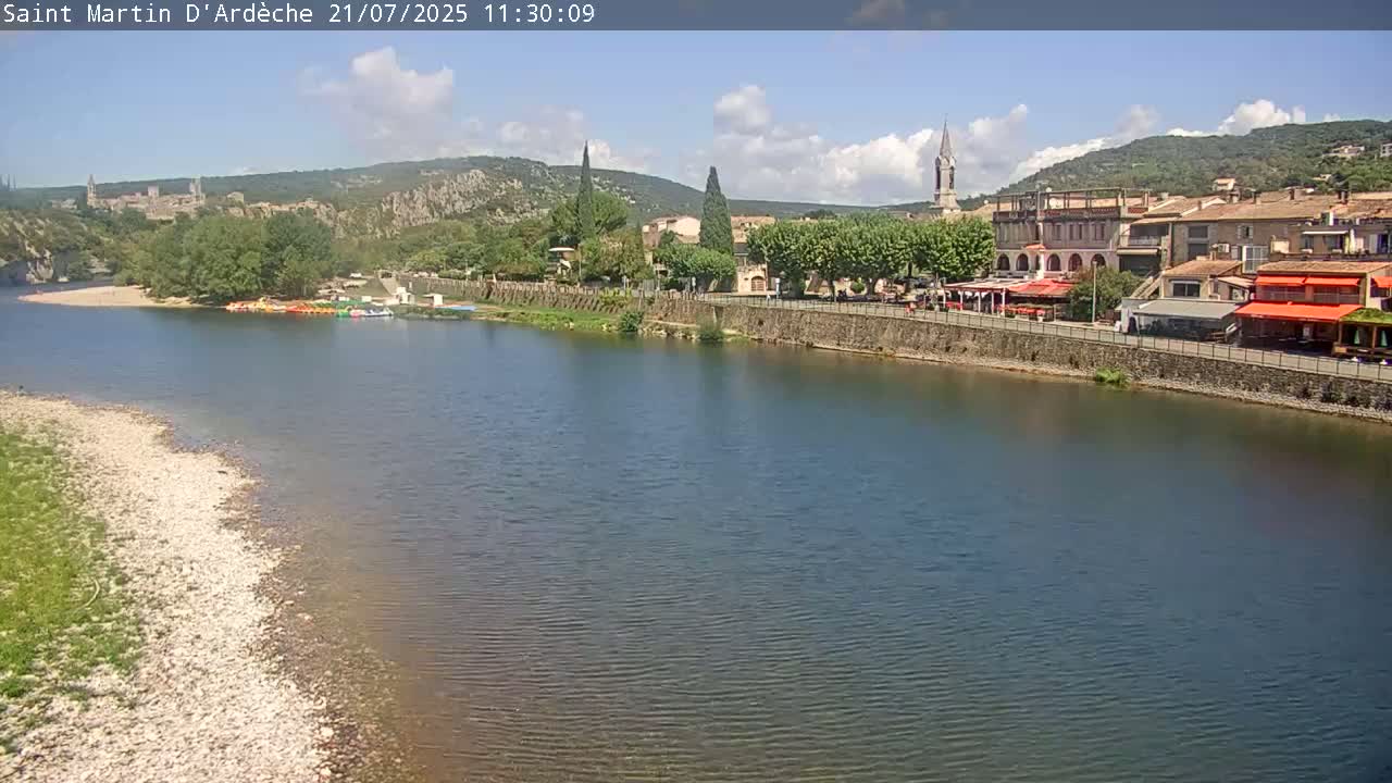 Saint Martin d'Ardèche Village & Ardeche River View Live Cam - Privas, Ardeche, Auvergne-Rhône-Alpes, France