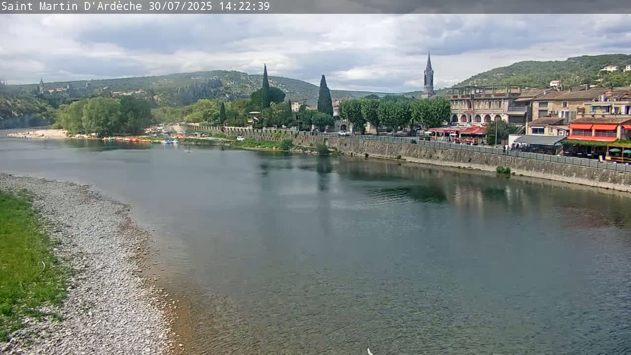 Saint Martin d'Ardèche Village & Ardeche River View Live Cam - Privas, Ardeche, Auvergne-Rhône-Alpes, France