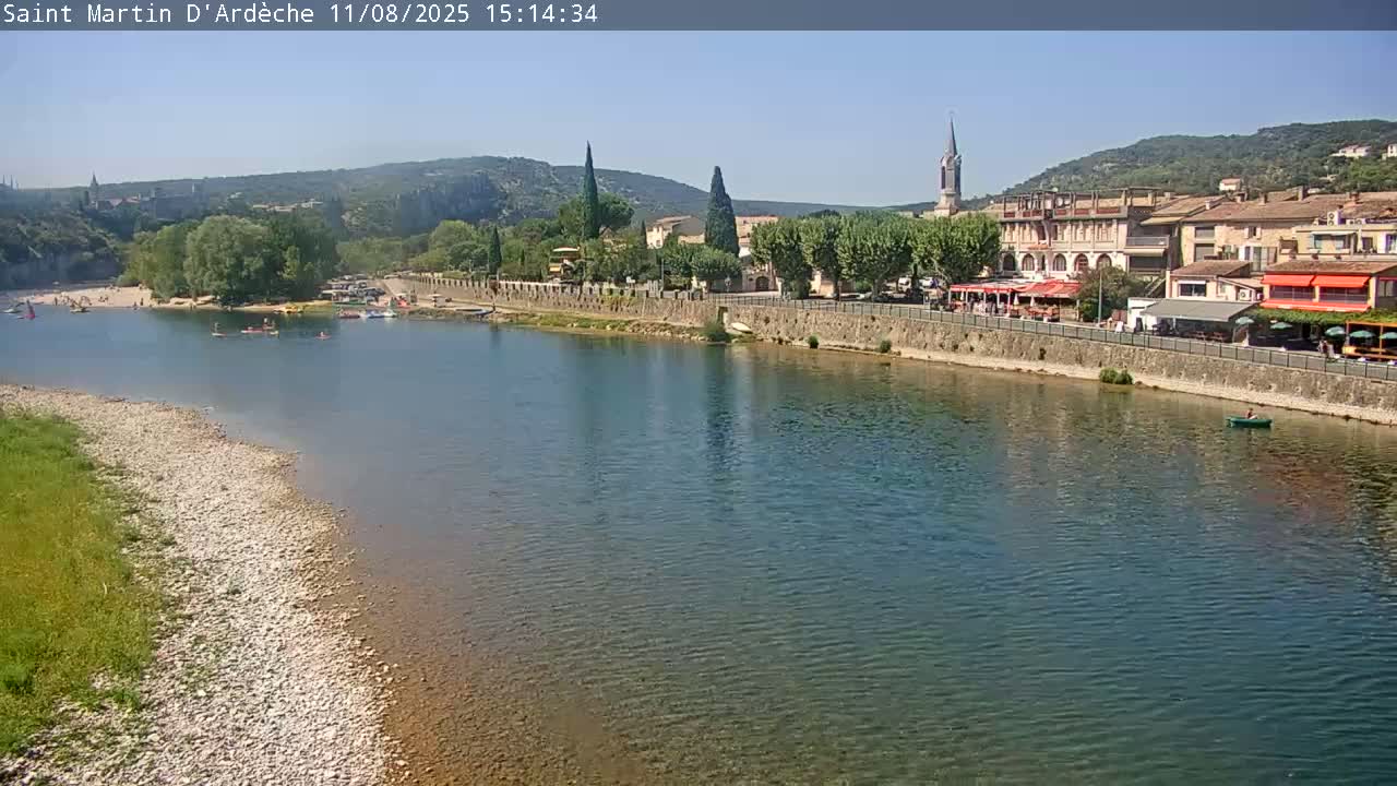 Saint Martin d'Ardèche Village & Ardeche River View Live Cam - Privas, Ardeche, Auvergne-Rhône-Alpes, France