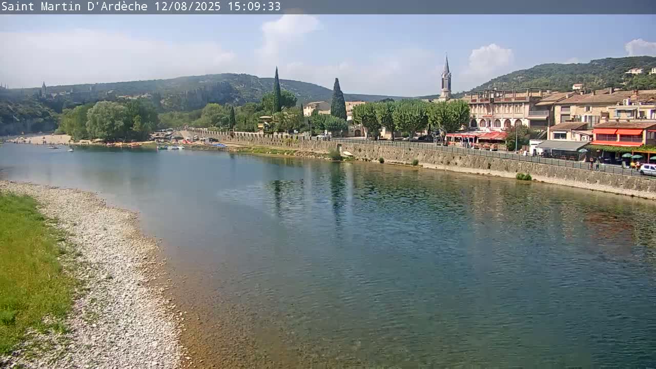 Saint Martin d'Ardèche Village & Ardeche River View Live Cam - Privas, Ardeche, Auvergne-Rhône-Alpes, France