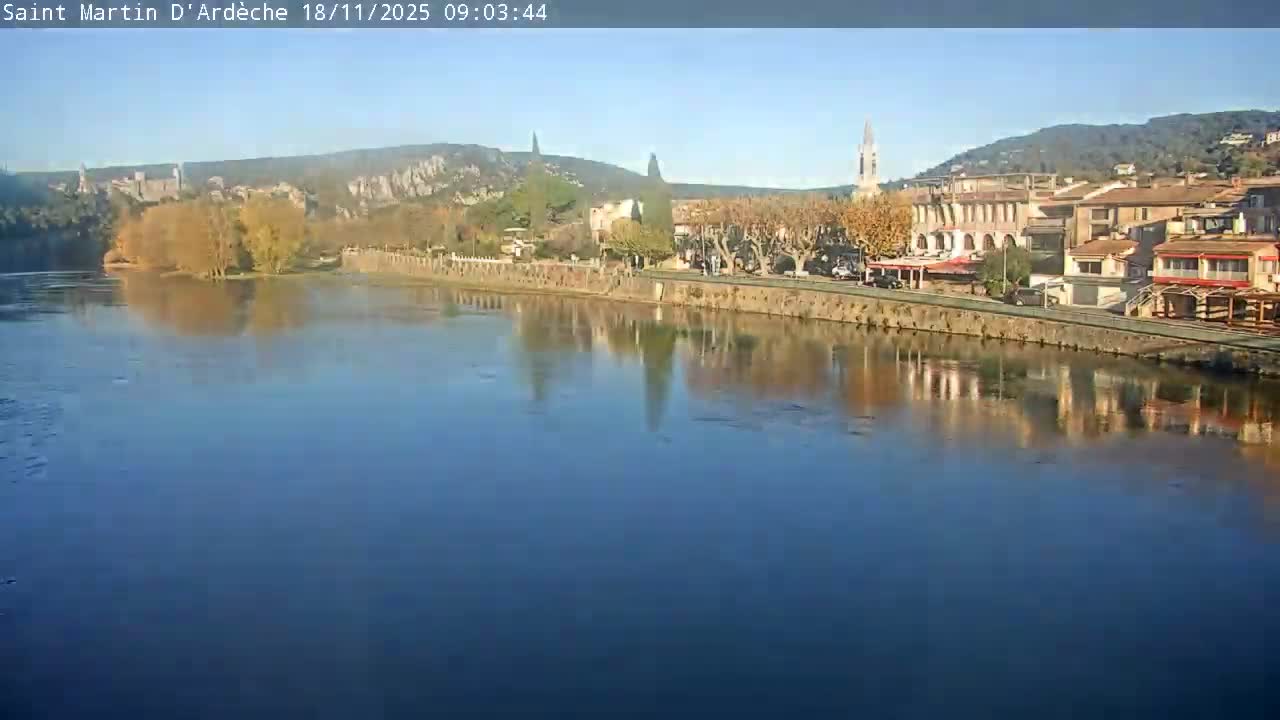 Saint Martin d'Ardèche Village & Ardeche River View Live Cam - Privas, Ardeche, Auvergne-Rhône-Alpes, France