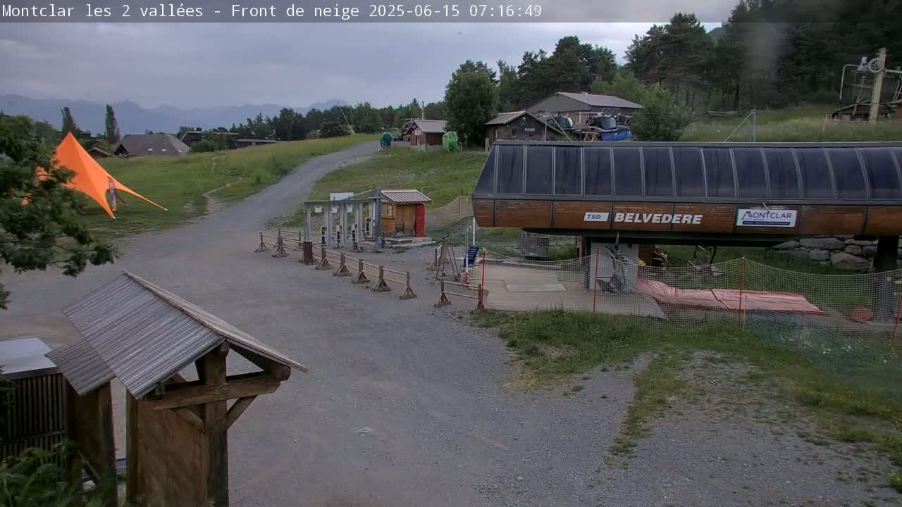 Saint Jaen, Montclar Station les 2 Vallées ( Station the 2 Valleys) & Hotel Area Live Cam - Digne-les-Bains, 	Alpes-de-Haute-Provence, Provence-Alpes-Côte d’Azur, France