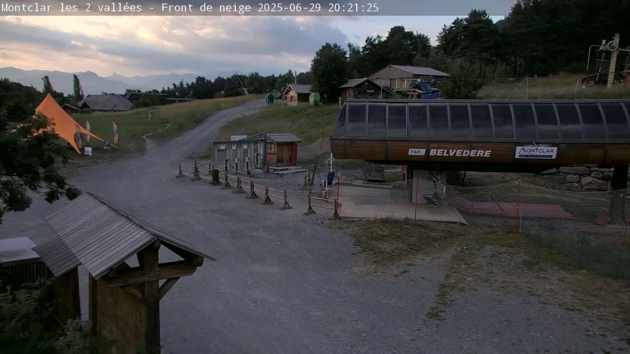 Saint Jaen, Montclar Station les 2 Vallées ( Station the 2 Valleys) & Hotel Area Live Cam - Digne-les-Bains, 	Alpes-de-Haute-Provence, Provence-Alpes-Côte d’Azur, France