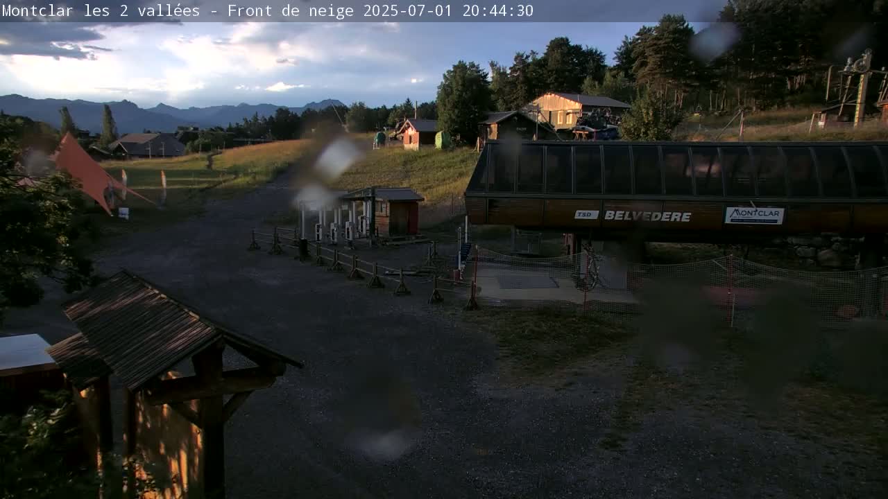 Saint Jaen, Montclar Station les 2 Vallées ( Station the 2 Valleys) & Hotel Area Live Cam - Digne-les-Bains, 	Alpes-de-Haute-Provence, Provence-Alpes-Côte d’Azur, France