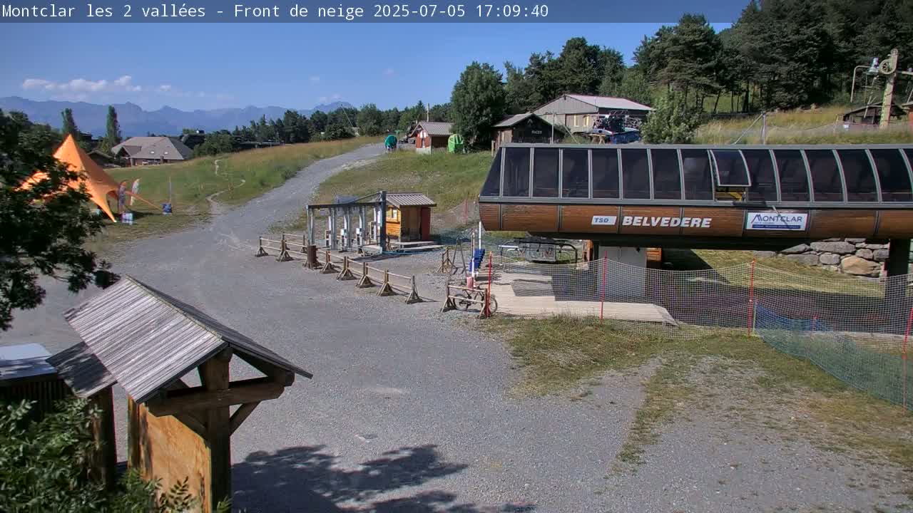 Saint Jaen, Montclar Station les 2 Vallées ( Station the 2 Valleys) & Hotel Area Live Cam - Digne-les-Bains, 	Alpes-de-Haute-Provence, Provence-Alpes-Côte d’Azur, France