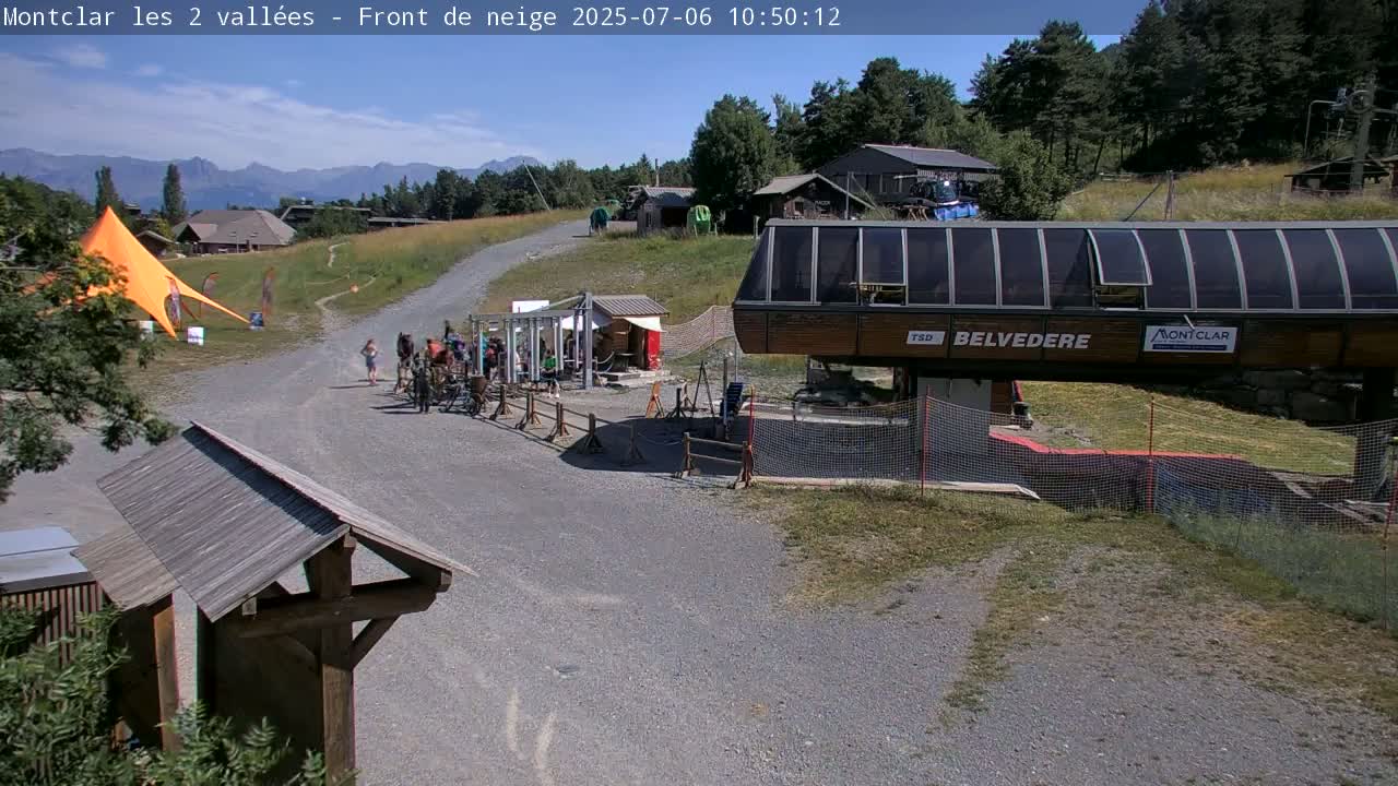 Saint Jaen, Montclar Station les 2 Vallées ( Station the 2 Valleys) & Hotel Area Live Cam - Digne-les-Bains, 	Alpes-de-Haute-Provence, Provence-Alpes-Côte d’Azur, France