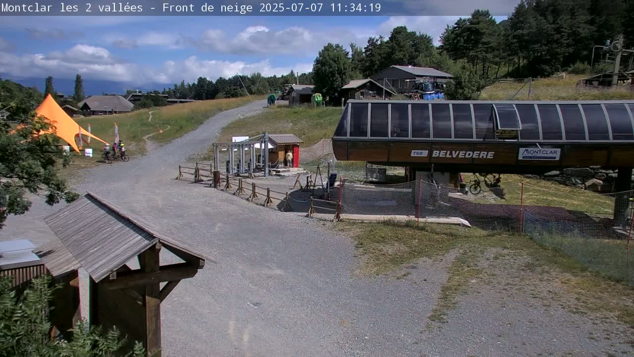 Saint Jaen, Montclar Station les 2 Vallées ( Station the 2 Valleys) & Hotel Area Live Cam - Digne-les-Bains, 	Alpes-de-Haute-Provence, Provence-Alpes-Côte d’Azur, France