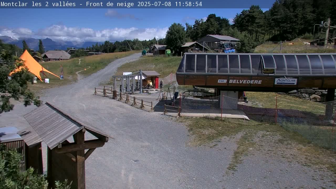Saint Jaen, Montclar Station les 2 Vallées ( Station the 2 Valleys) & Hotel Area Live Cam - Digne-les-Bains, 	Alpes-de-Haute-Provence, Provence-Alpes-Côte d’Azur, France