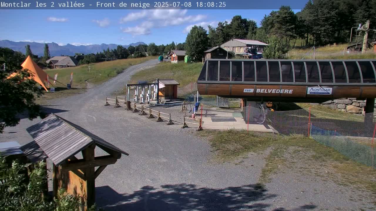 Saint Jaen, Montclar Station les 2 Vallées ( Station the 2 Valleys) & Hotel Area Live Cam - Digne-les-Bains, 	Alpes-de-Haute-Provence, Provence-Alpes-Côte d’Azur, France