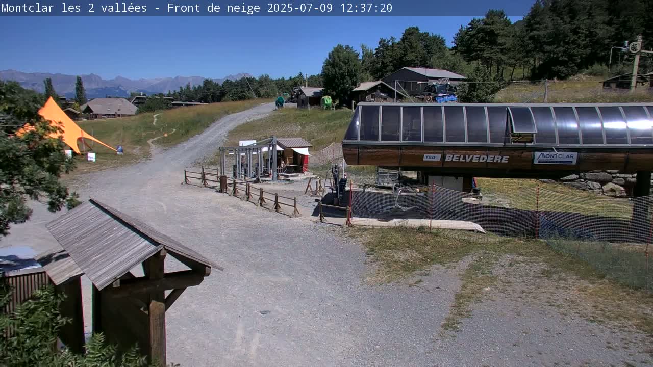 Saint Jaen, Montclar Station les 2 Vallées ( Station the 2 Valleys) & Hotel Area Live Cam - Digne-les-Bains, 	Alpes-de-Haute-Provence, Provence-Alpes-Côte d’Azur, France