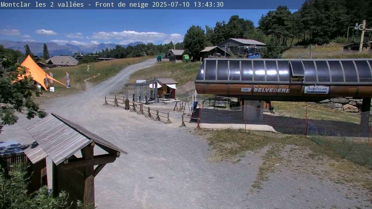 Saint Jaen, Montclar Station les 2 Vallées ( Station the 2 Valleys) & Hotel Area Live Cam - Digne-les-Bains, 	Alpes-de-Haute-Provence, Provence-Alpes-Côte d’Azur, France