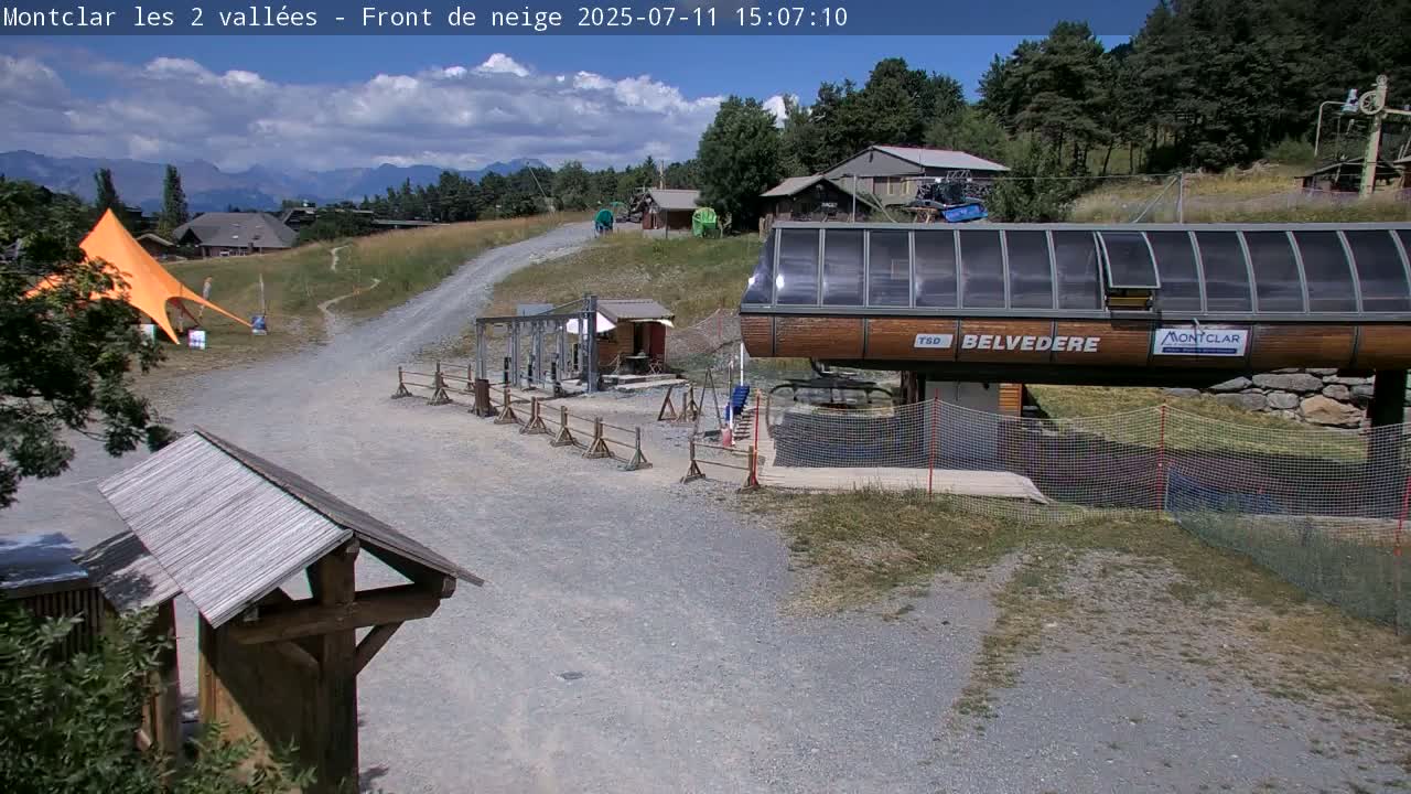Saint Jaen, Montclar Station les 2 Vallées ( Station the 2 Valleys) & Hotel Area Live Cam - Digne-les-Bains, 	Alpes-de-Haute-Provence, Provence-Alpes-Côte d’Azur, France