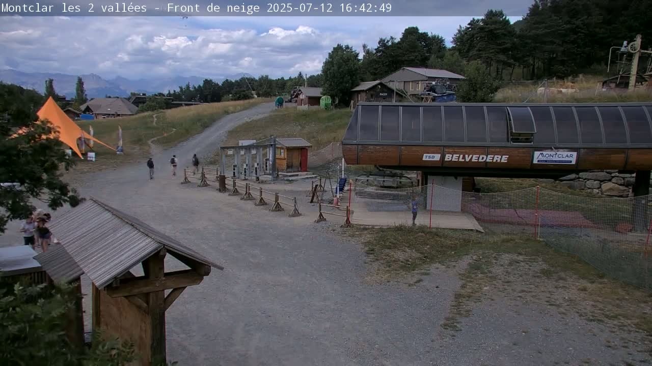 Saint Jaen, Montclar Station les 2 Vallées ( Station the 2 Valleys) & Hotel Area Live Cam - Digne-les-Bains, 	Alpes-de-Haute-Provence, Provence-Alpes-Côte d’Azur, France