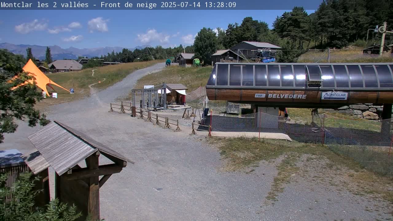 Saint Jaen, Montclar Station les 2 Vallées ( Station the 2 Valleys) & Hotel Area Live Cam - Digne-les-Bains, 	Alpes-de-Haute-Provence, Provence-Alpes-Côte d’Azur, France