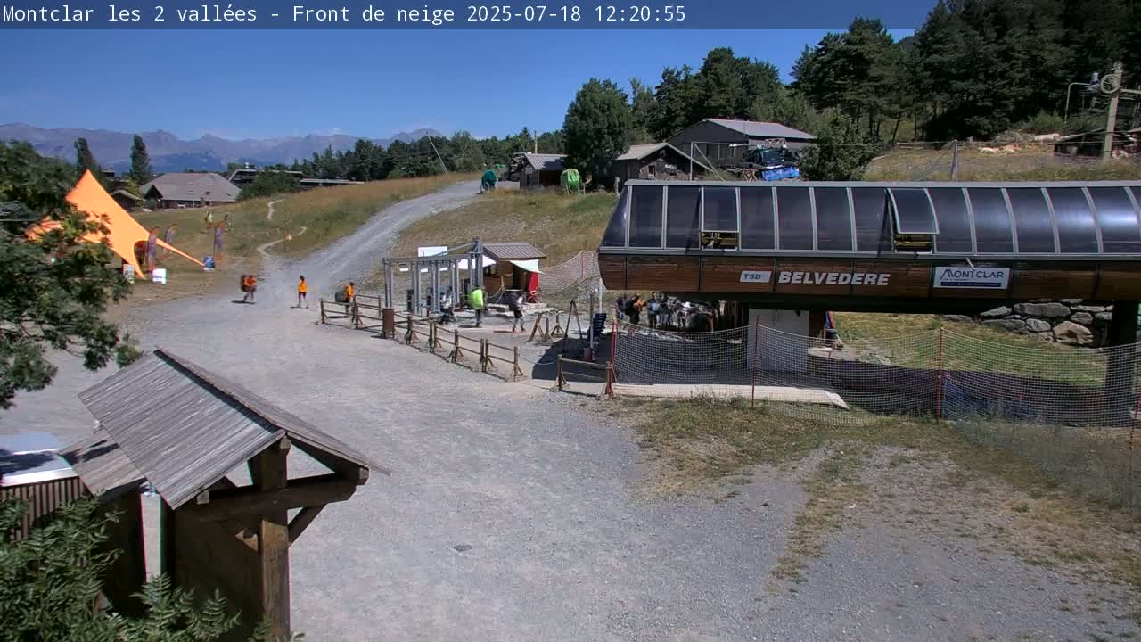 Saint Jaen, Montclar Station les 2 Vallées ( Station the 2 Valleys) & Hotel Area Live Cam - Digne-les-Bains, 	Alpes-de-Haute-Provence, Provence-Alpes-Côte d’Azur, France