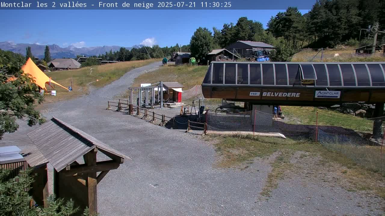 Saint Jaen, Montclar Station les 2 Vallées ( Station the 2 Valleys) & Hotel Area Live Cam - Digne-les-Bains, 	Alpes-de-Haute-Provence, Provence-Alpes-Côte d’Azur, France