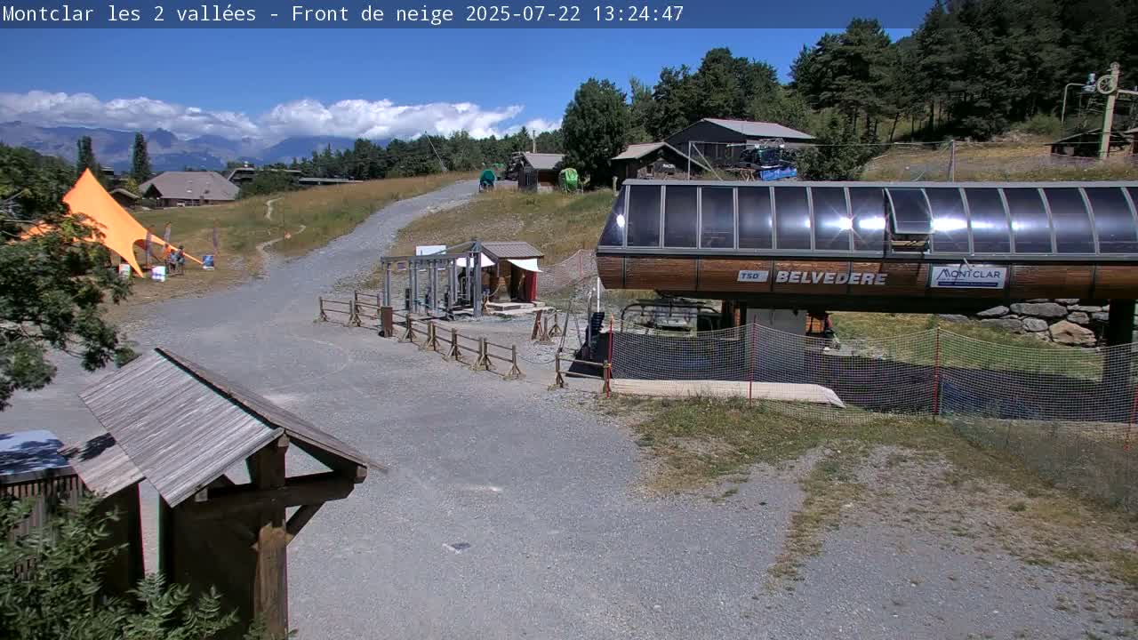 Saint Jaen, Montclar Station les 2 Vallées ( Station the 2 Valleys) & Hotel Area Live Cam - Digne-les-Bains, 	Alpes-de-Haute-Provence, Provence-Alpes-Côte d’Azur, France