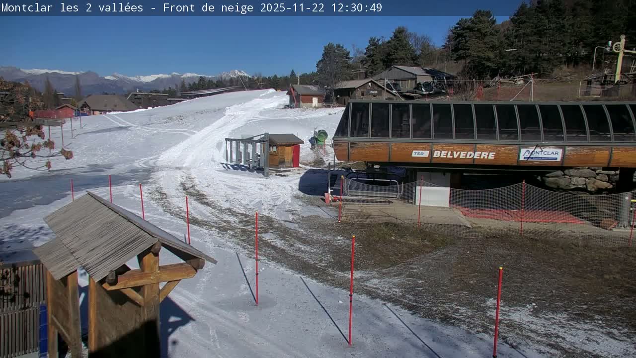 Saint Jaen, Montclar Station les 2 Vallées ( Station the 2 Valleys) & Hotel Area Live Cam - Digne-les-Bains, 	Alpes-de-Haute-Provence, Provence-Alpes-Côte d’Azur, France